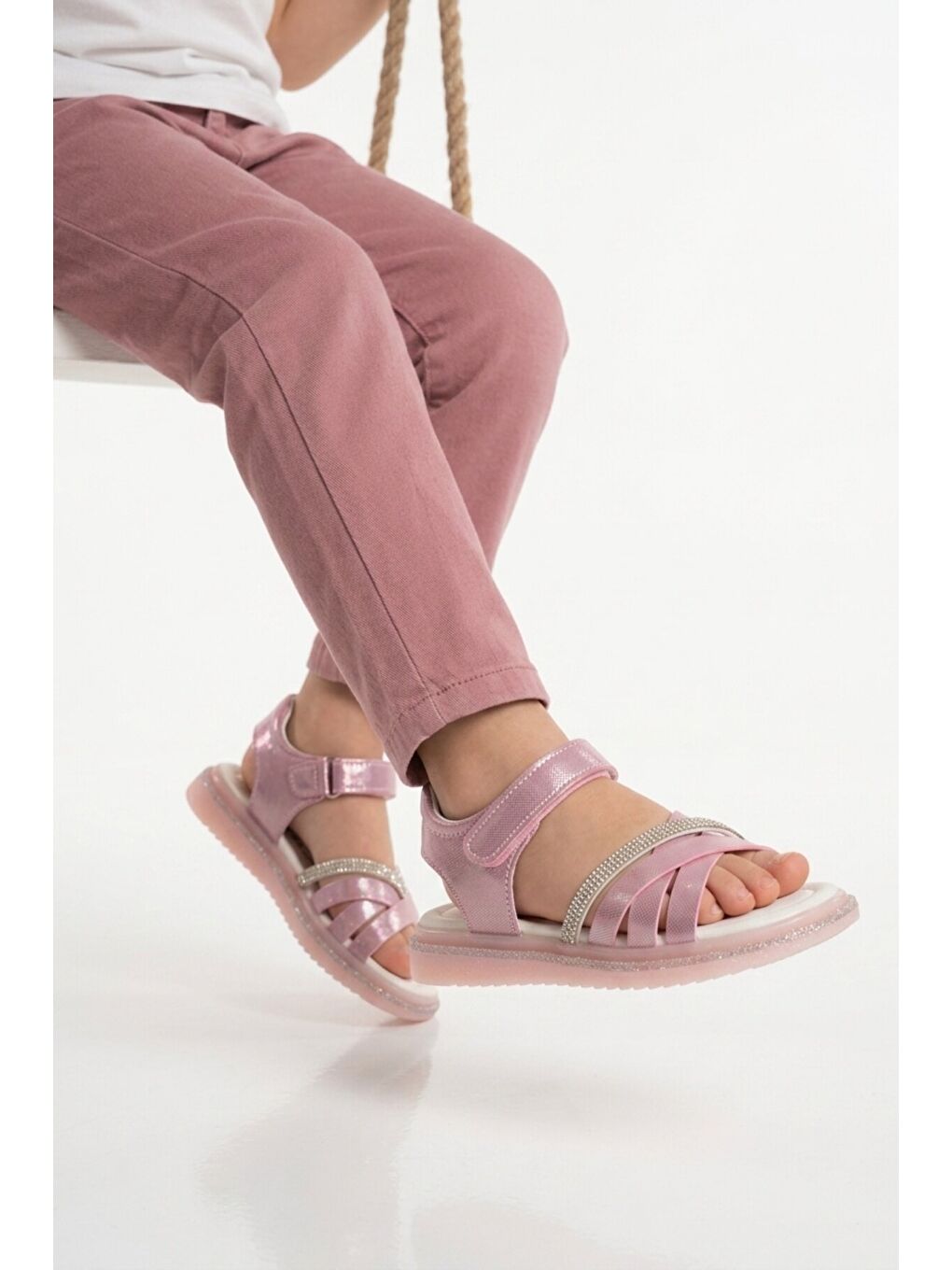 Pembe Yumuşak Taban Hafif Cırtlı Kız Çocuk Sandalet Maya F-1