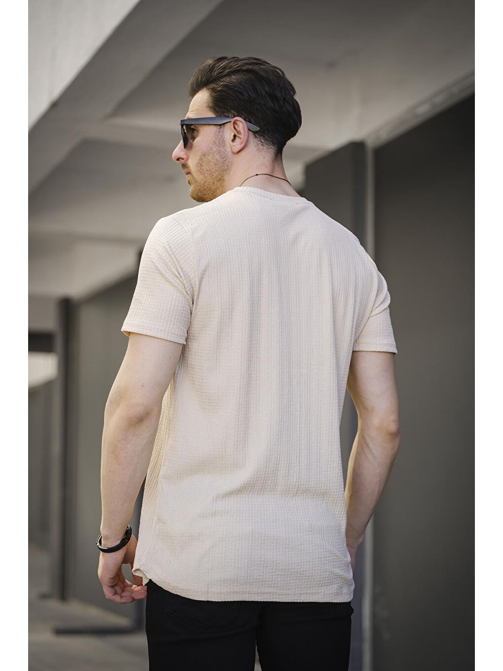 Ekru Manfries Waffle Desen Eteği Oval Erkek Tişört-2