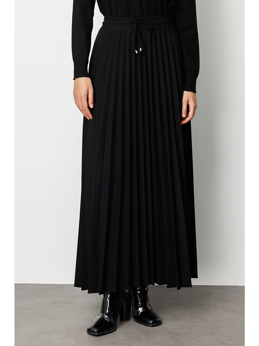 Örme Krep Piliseli Maksi Siyah Etek