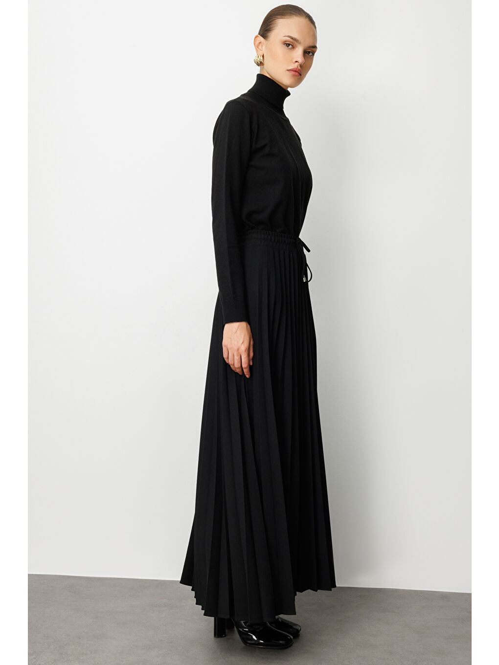 Örme Krep Piliseli Maksi Siyah Etek-1