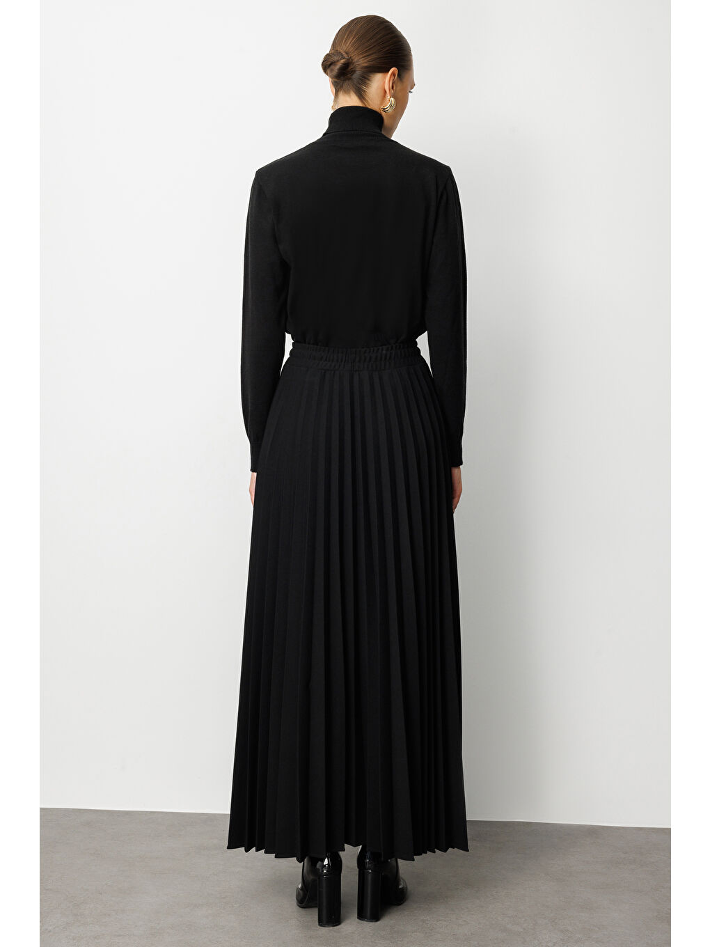 Örme Krep Piliseli Maksi Siyah Etek-2