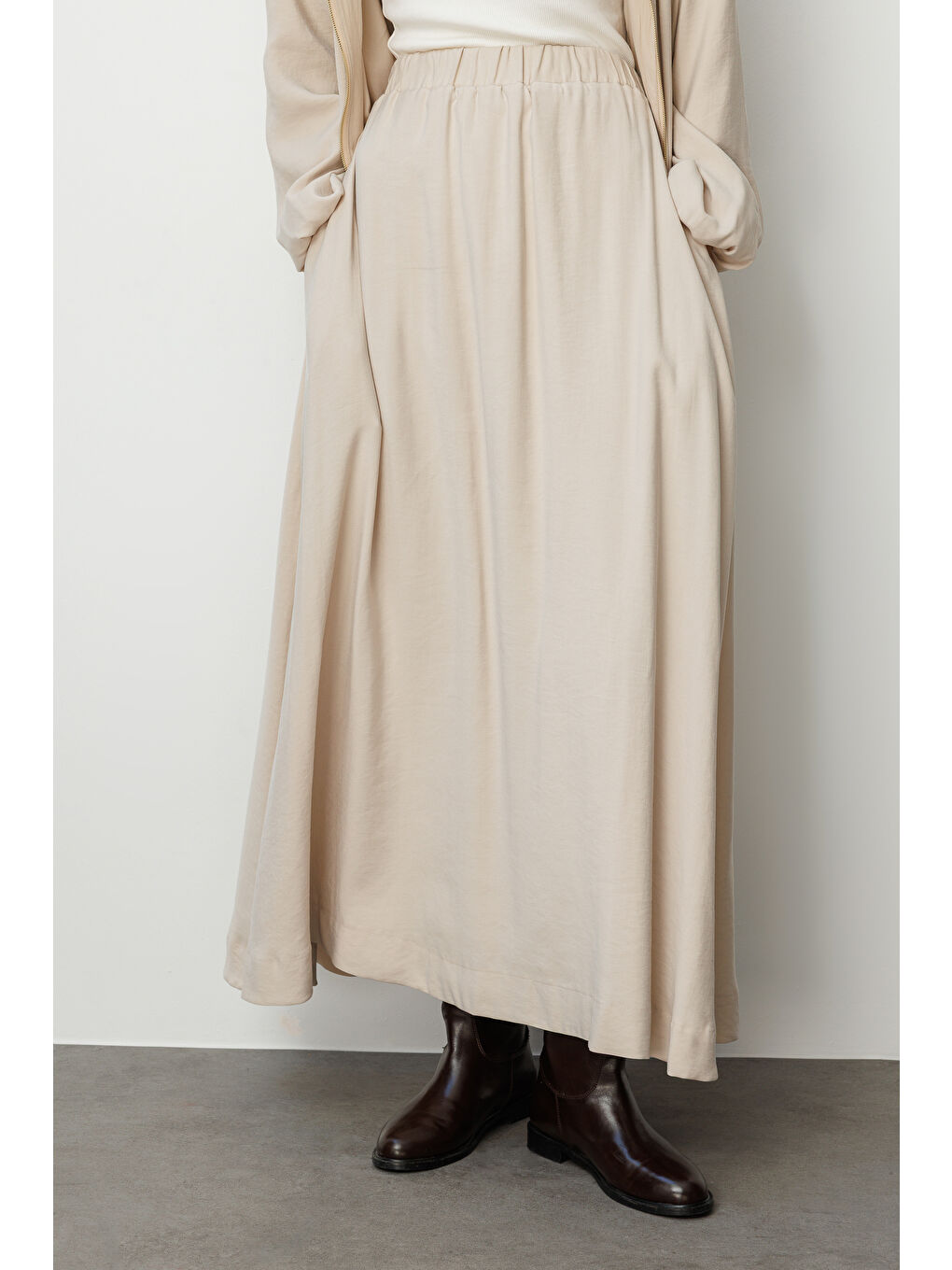 Bej Modal Karışımlı Taş Rengi Beli Lastikli Maksi Etek-3