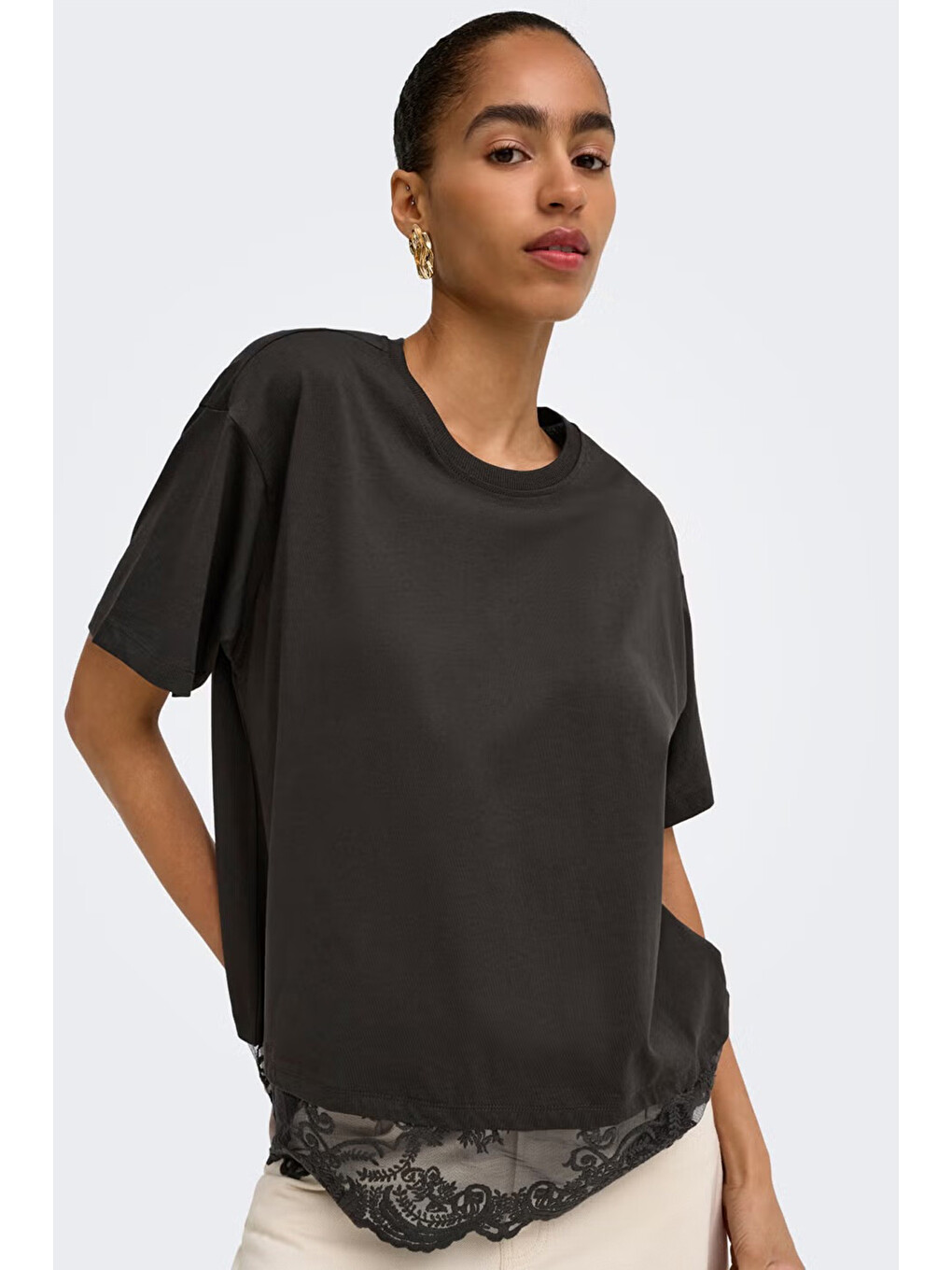 Kahverengi Onlvivvi Pamuklu Bisiklet Yaka Dantel Detaylı Kadın T Shirt 15385031-2