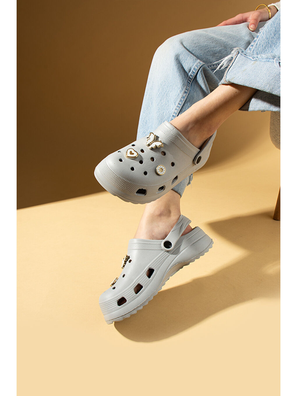 Gri Toka Detaylı Rahat Yüksek Taban Kadın Eva Sandalet DNZ230-25-1