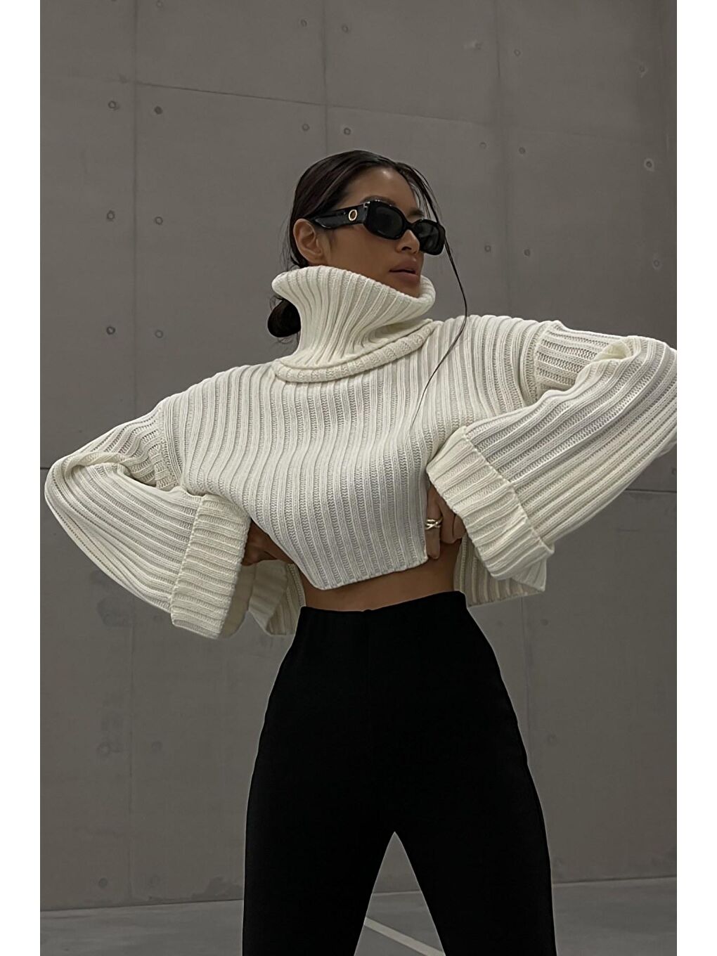 Beyaz Boğazlı Kazak Mg1402