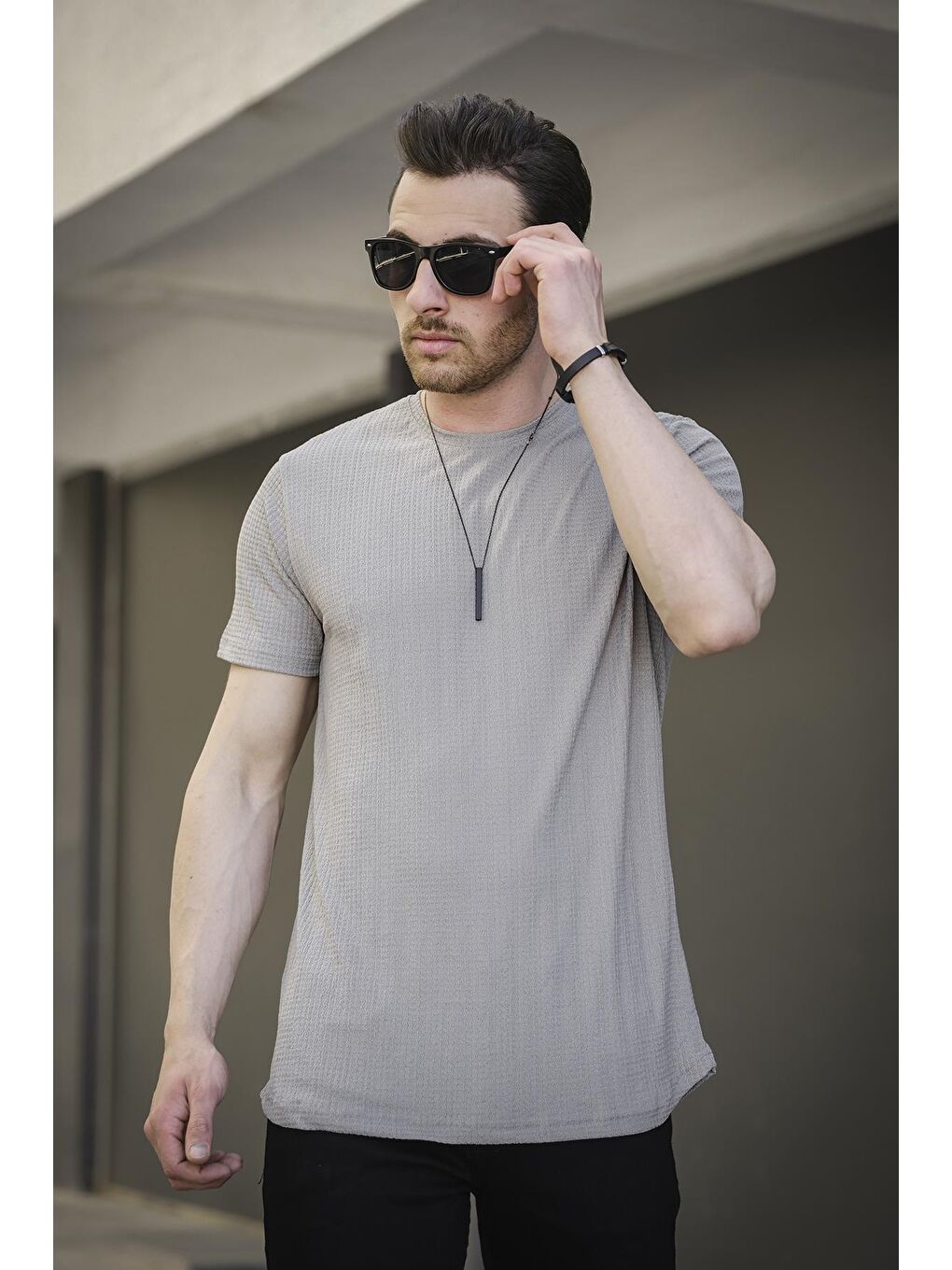 Gri Manfries Waffle Desen Eteği Oval Erkek Tişört