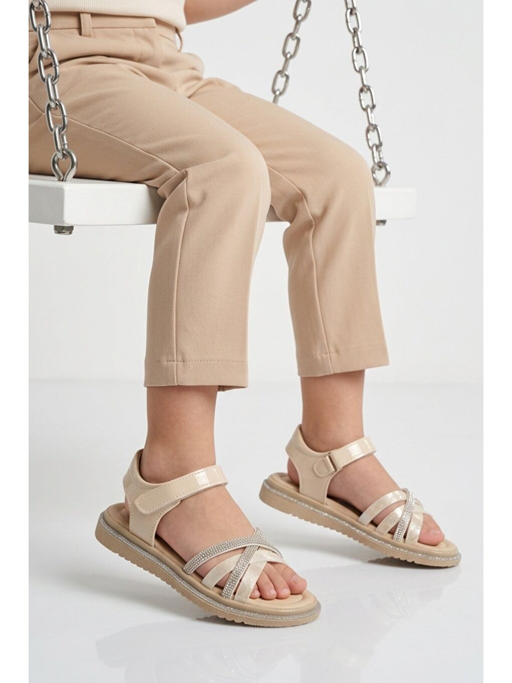 Bej Yumuşak Taban Hafif Cırtlı Kız Çocuk Sandalet Maya F-1