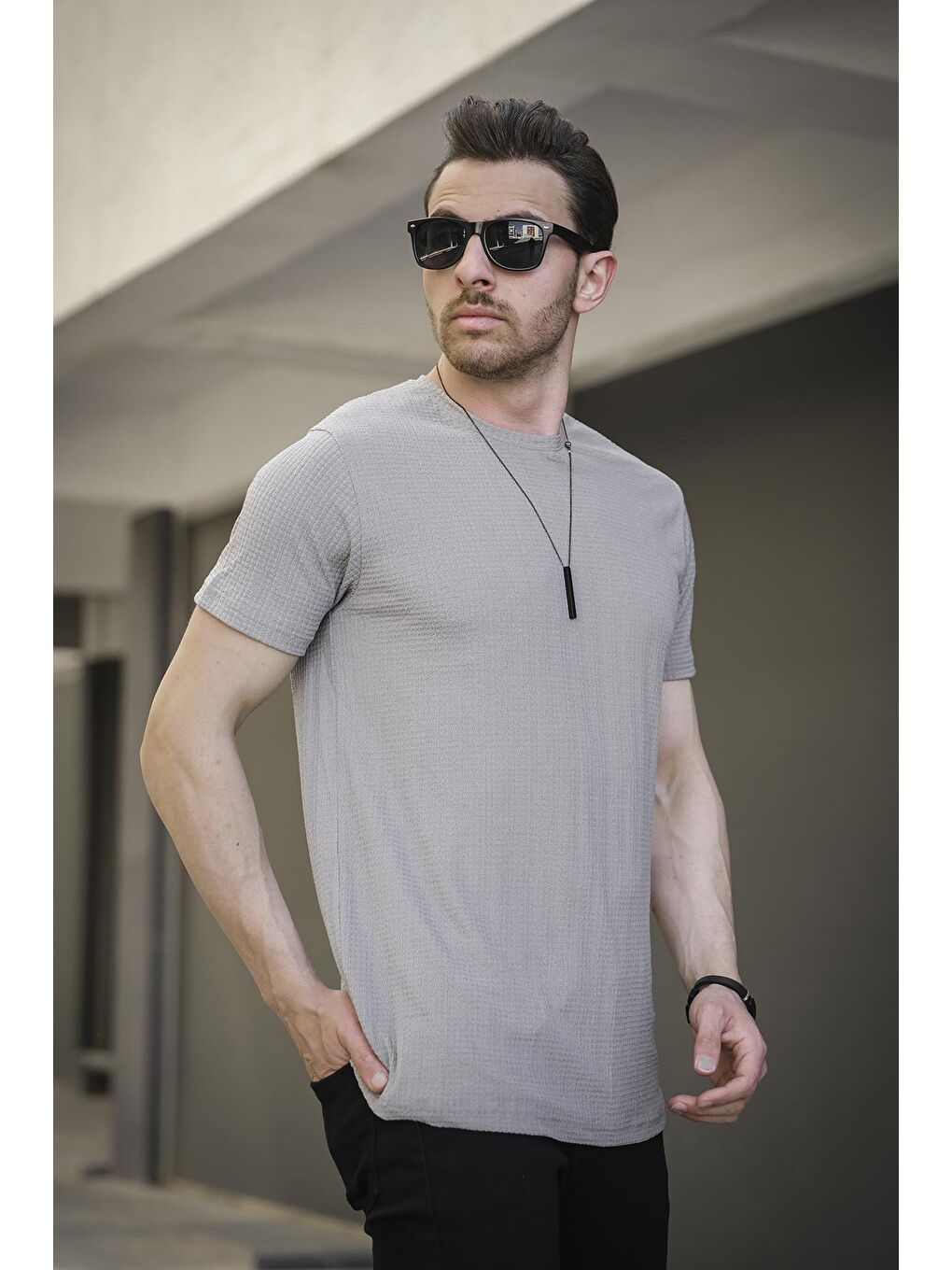 Gri Manfries Waffle Desen Eteği Oval Erkek Tişört-1