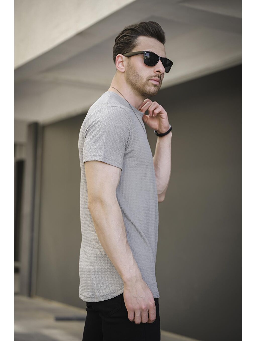 Gri Manfries Waffle Desen Eteği Oval Erkek Tişört-2