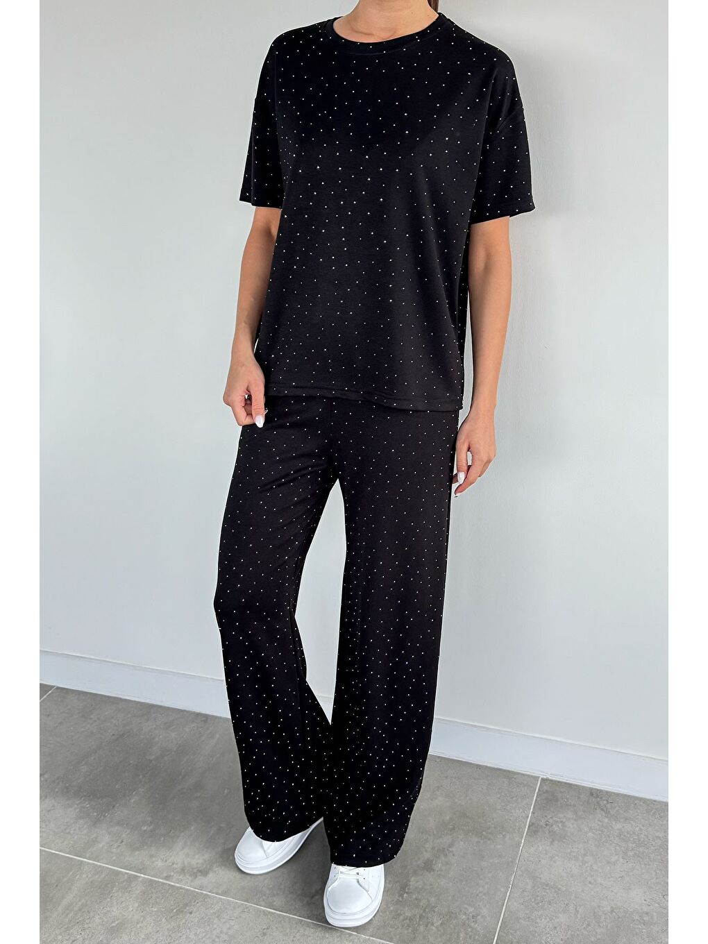 Siyah Kadın Taş İşlemeli Bel Lastikli Pantolon Tişört İkili Takım-1