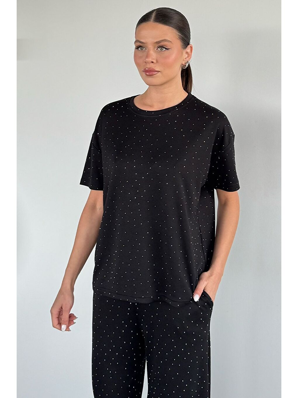 Siyah Kadın Taş İşlemeli Bel Lastikli Pantolon Tişört İkili Takım-2