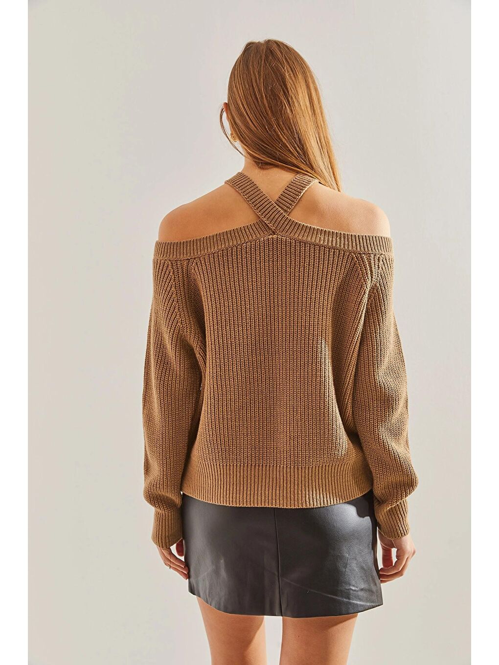 Bej Kadın Çapraz Askılı Triko Kazak-1