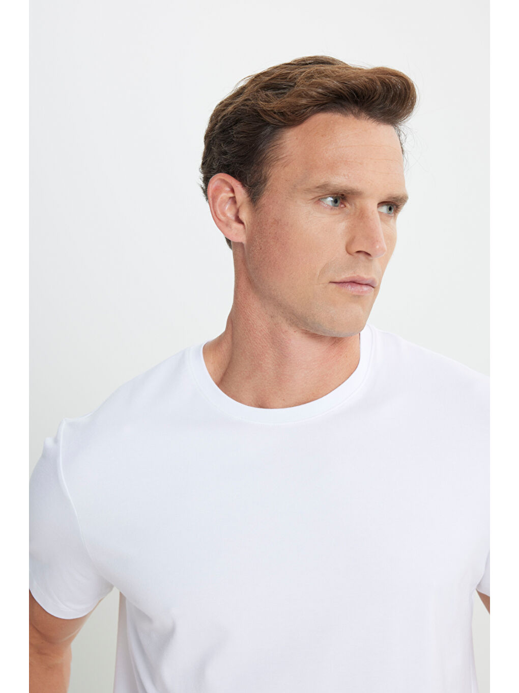 Erkek Beyaz Standart Fit Normal Kesim Bisiklet Yaka Pamuklu Tişört-3