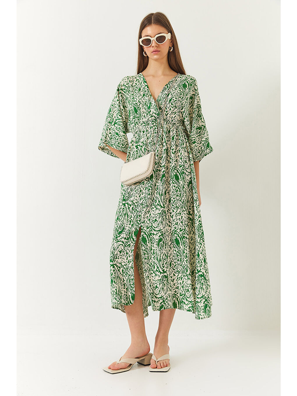 Mor Kadın Kruvaze V Yaka Önden Yırtmaç Detaylı Desenli Elbise-1