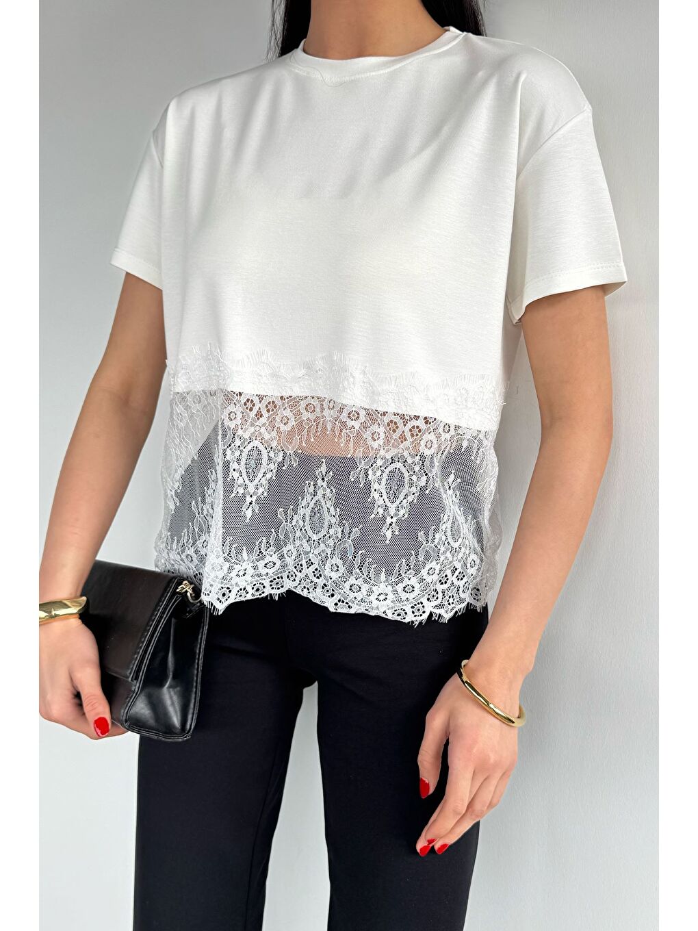 Ekru Kadın Dantelli Crop Top Tişört-1