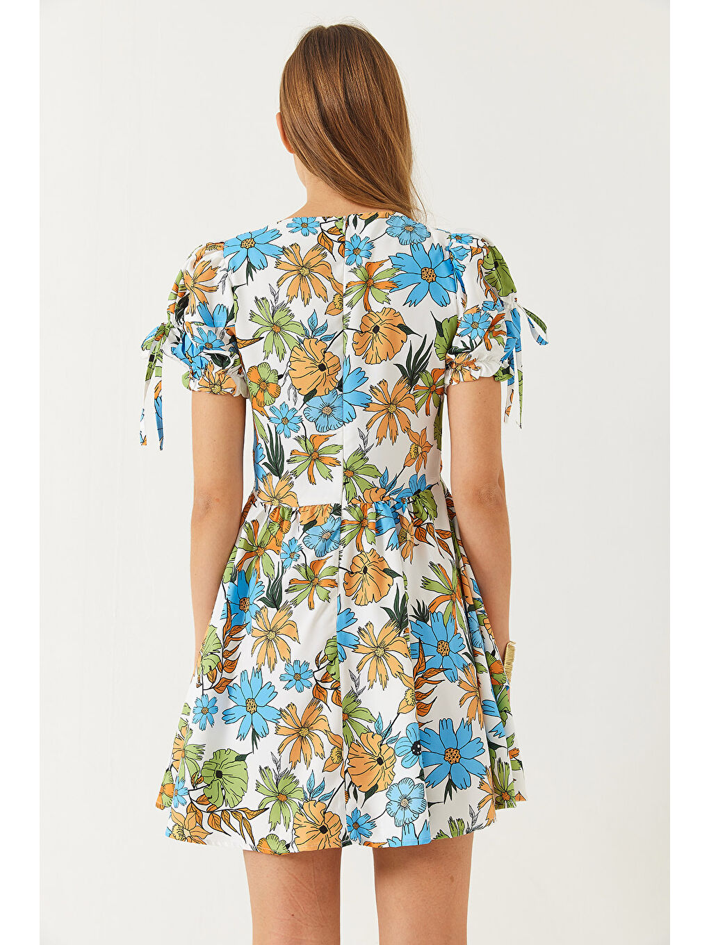 Mavi Kadın Emprime Vatkalı Çiçek Desenli Fiyonk Detaylı Mini Elbise-7