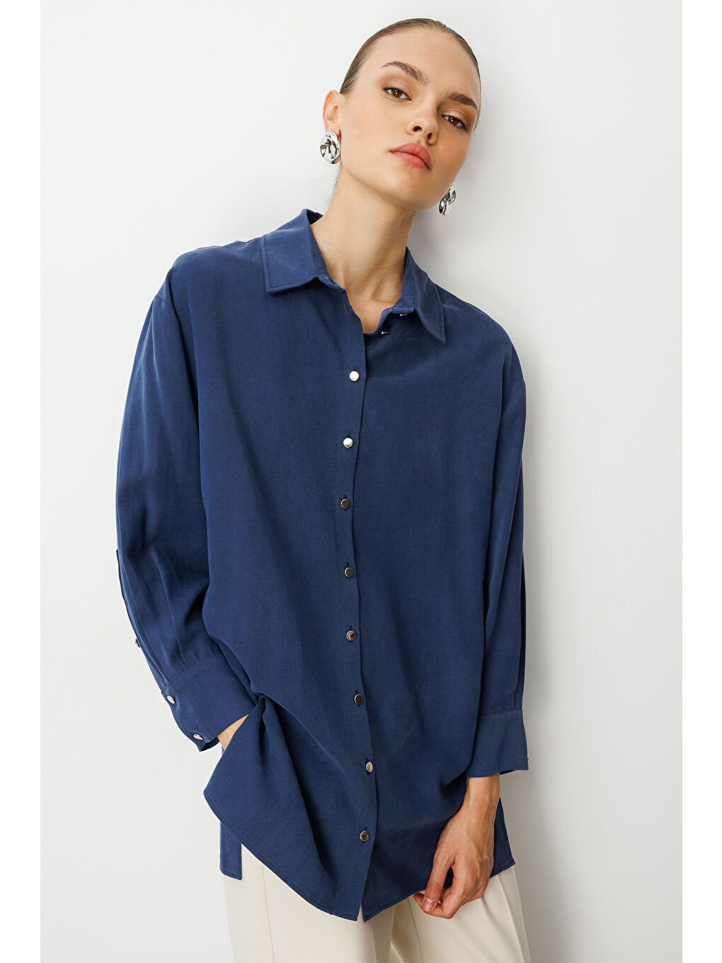 Yan Düğmeli İndigo Mavi Cupro Tunik-1