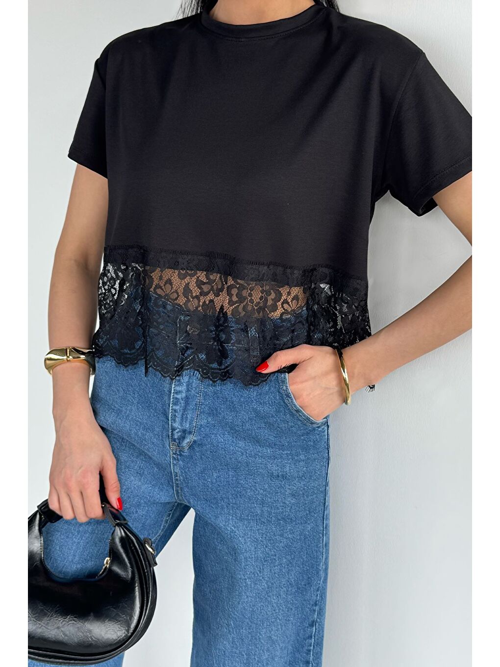 Siyah Kadın Dantelli Crop Top Tişört
