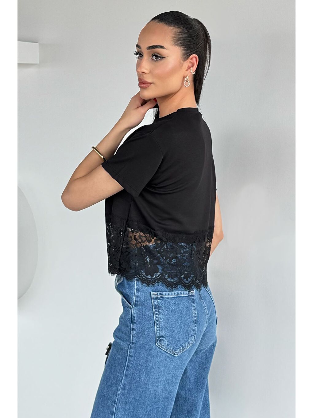Siyah Kadın Dantelli Crop Top Tişört-3