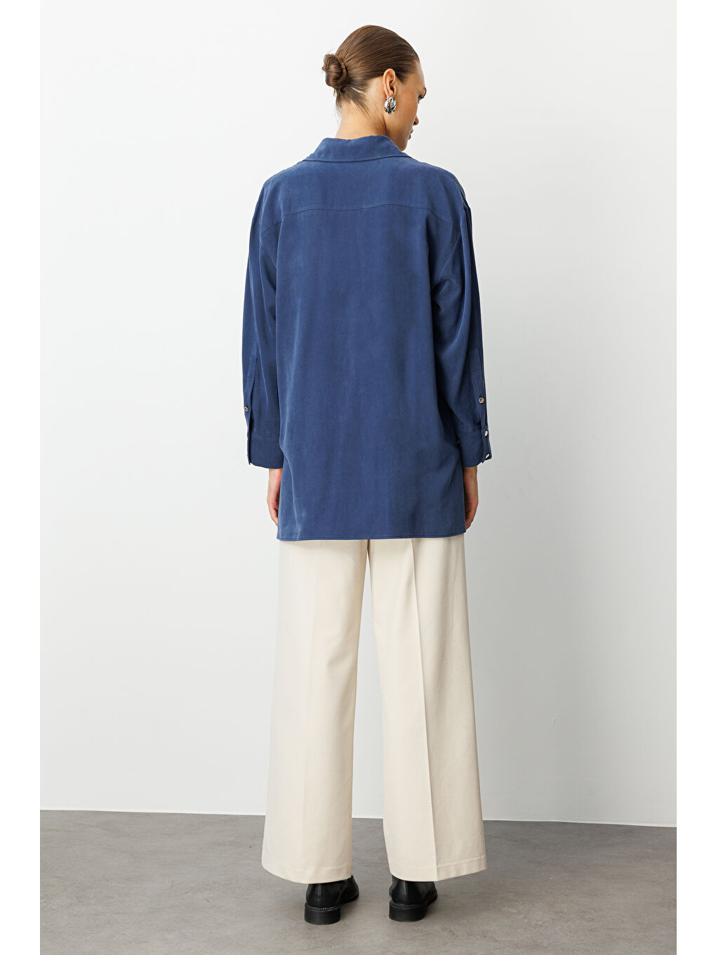Yan Düğmeli İndigo Mavi Cupro Tunik-3