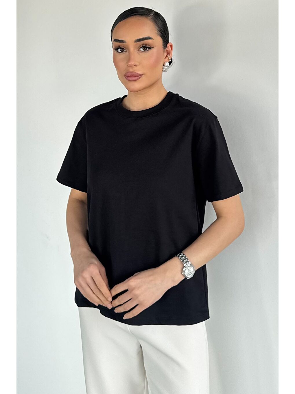 Siyah Kadın Bisiklet Yaka Elastanlı Tişört-1