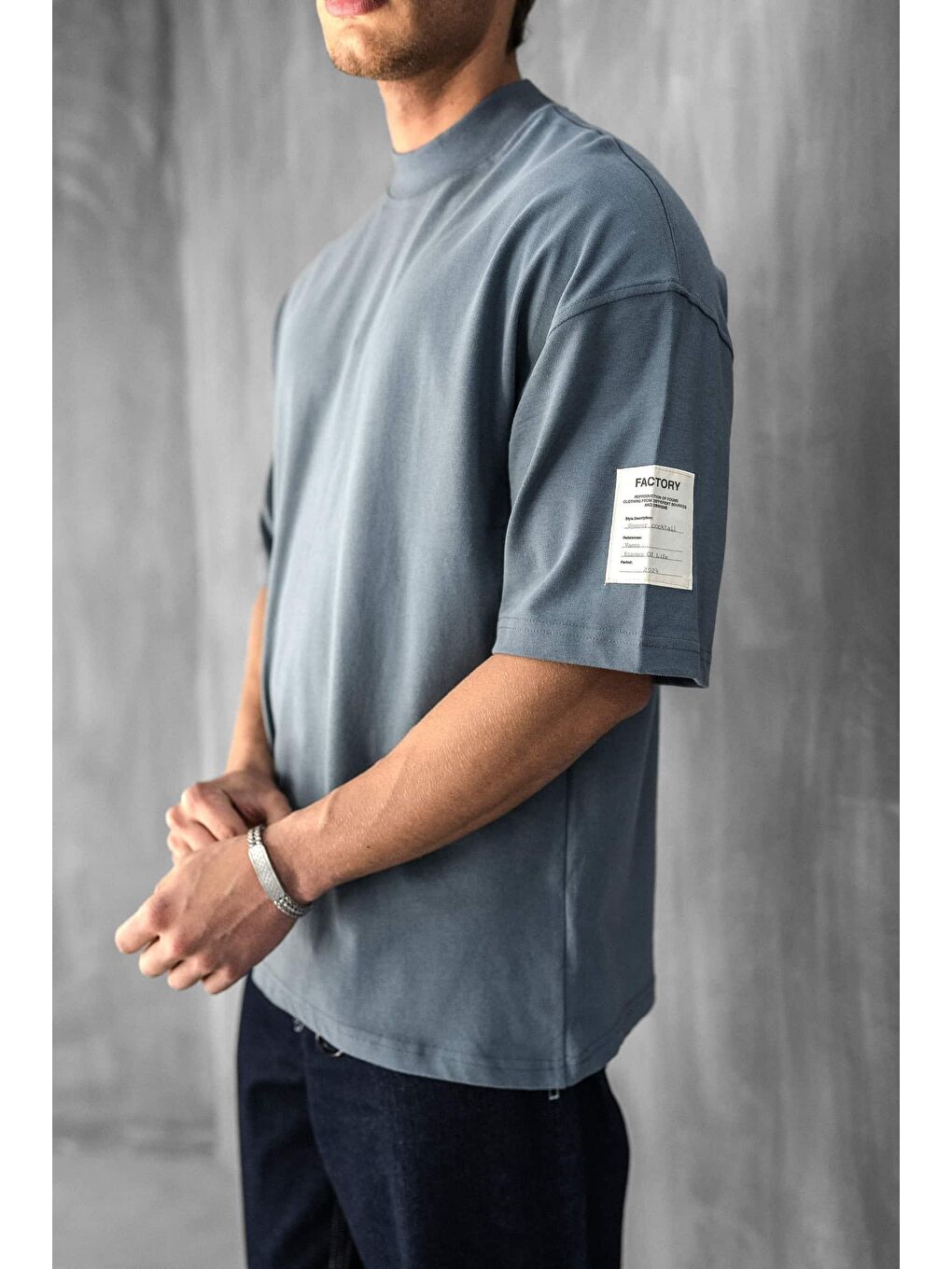 Gri Erkek Oversize Fitilli Bisiklet Yaka Tişört Füme-1