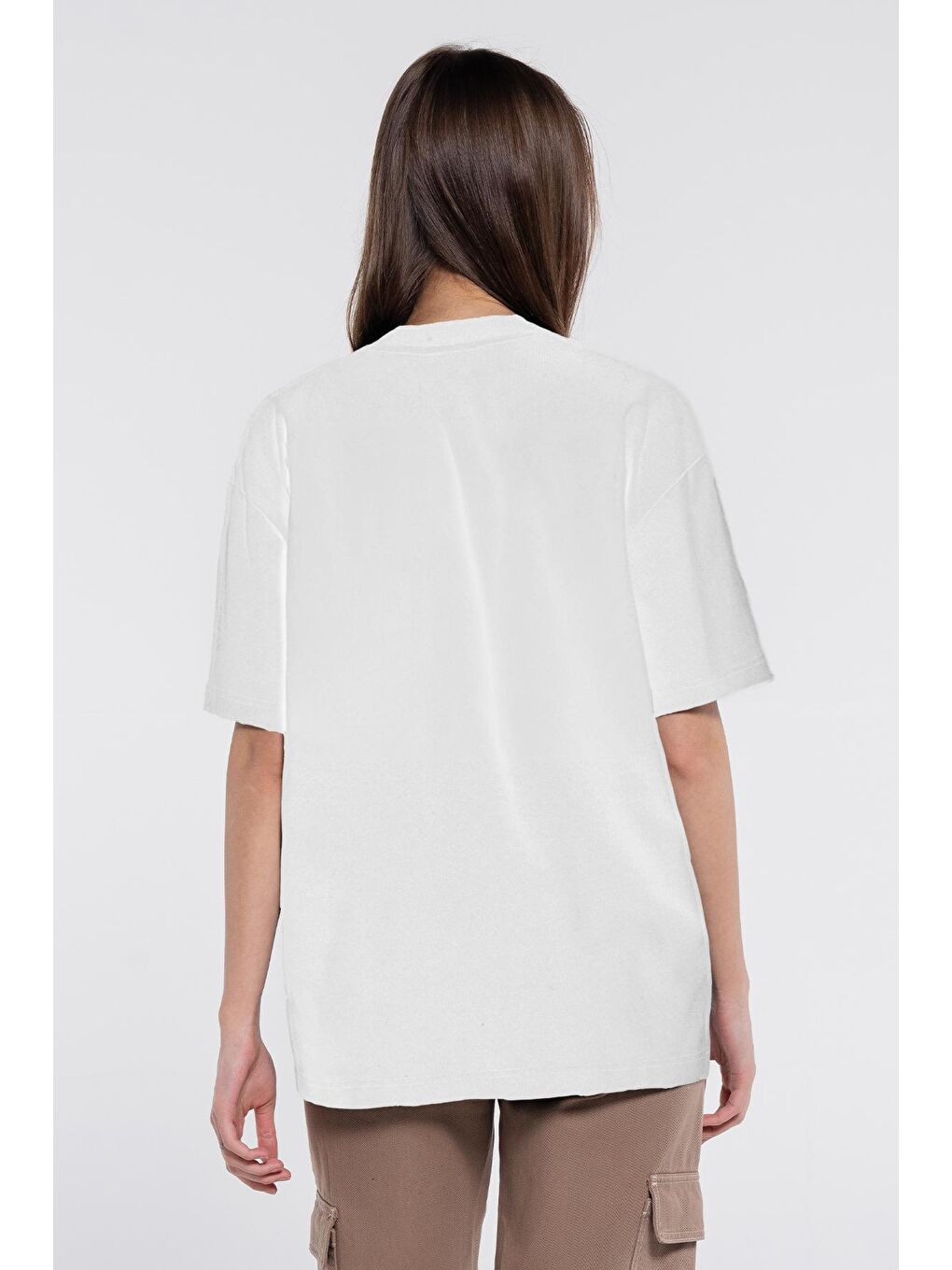 Beyaz Kadın %100 Pamuk Ekstra Oversize Bisiklet Yaka Tişört-1