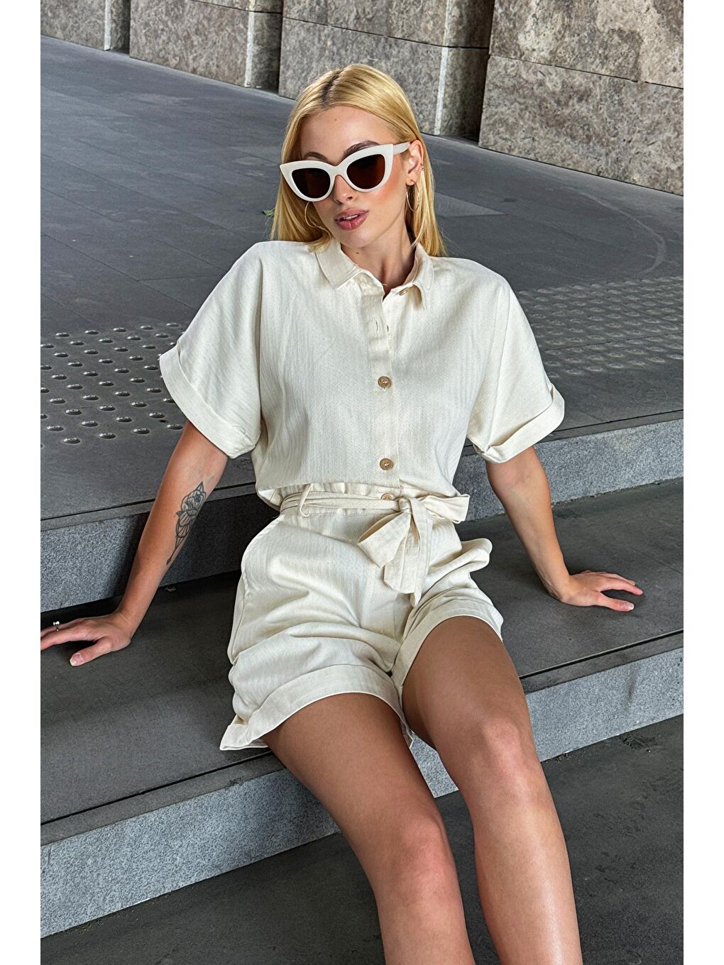 Bej Dört Cepli Düğmeli Keten Tulum-1