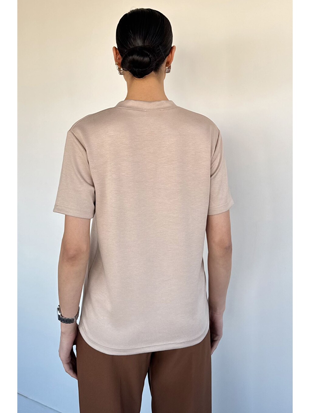 Bej Kadın V Yaka Basic Tişört-3