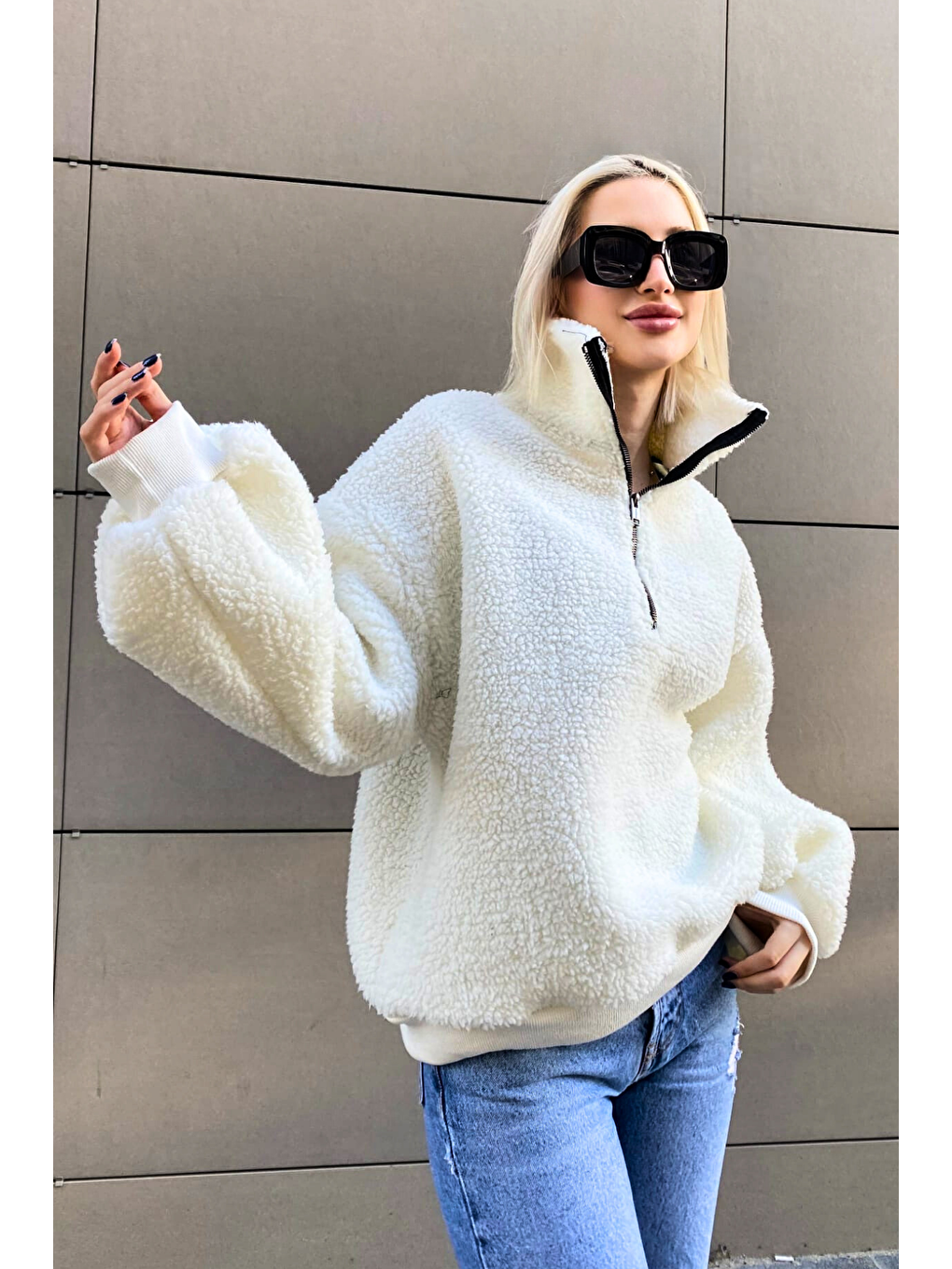 Madmext Beyaz Peluş Fermuar Yaka Sweatshirt MG1413 - 1