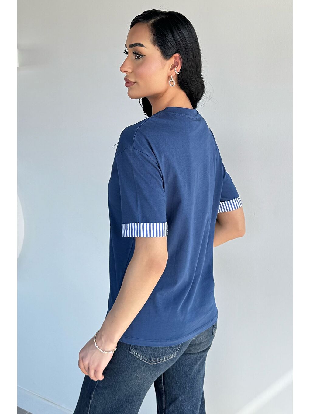 Lacivert Kadın Bisiklet Yaka Kol Ucu Garnili Tişört-3