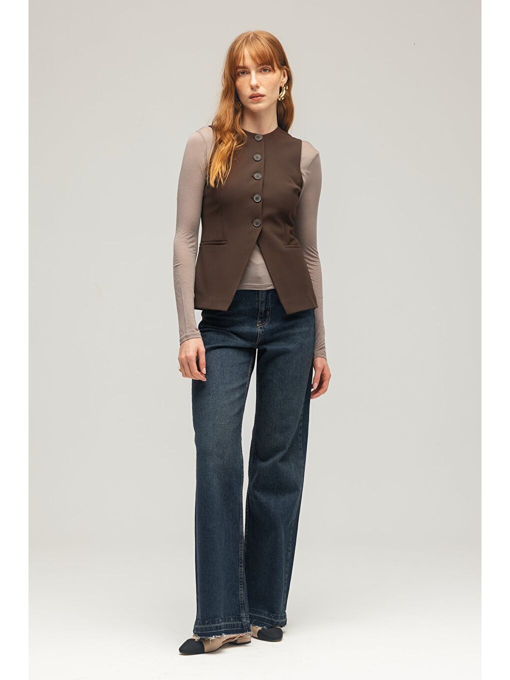 Kahverengi Kadın Modern Fit Düz Kesim Düğmeli Dokuma Yelek-2