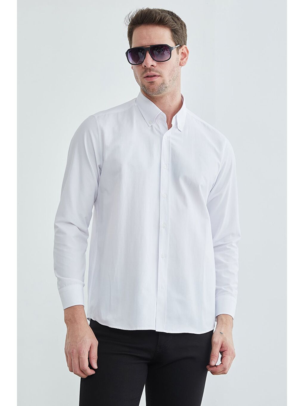 Beyaz Basic Düğmeli Uzun Kollu Gömlek-1