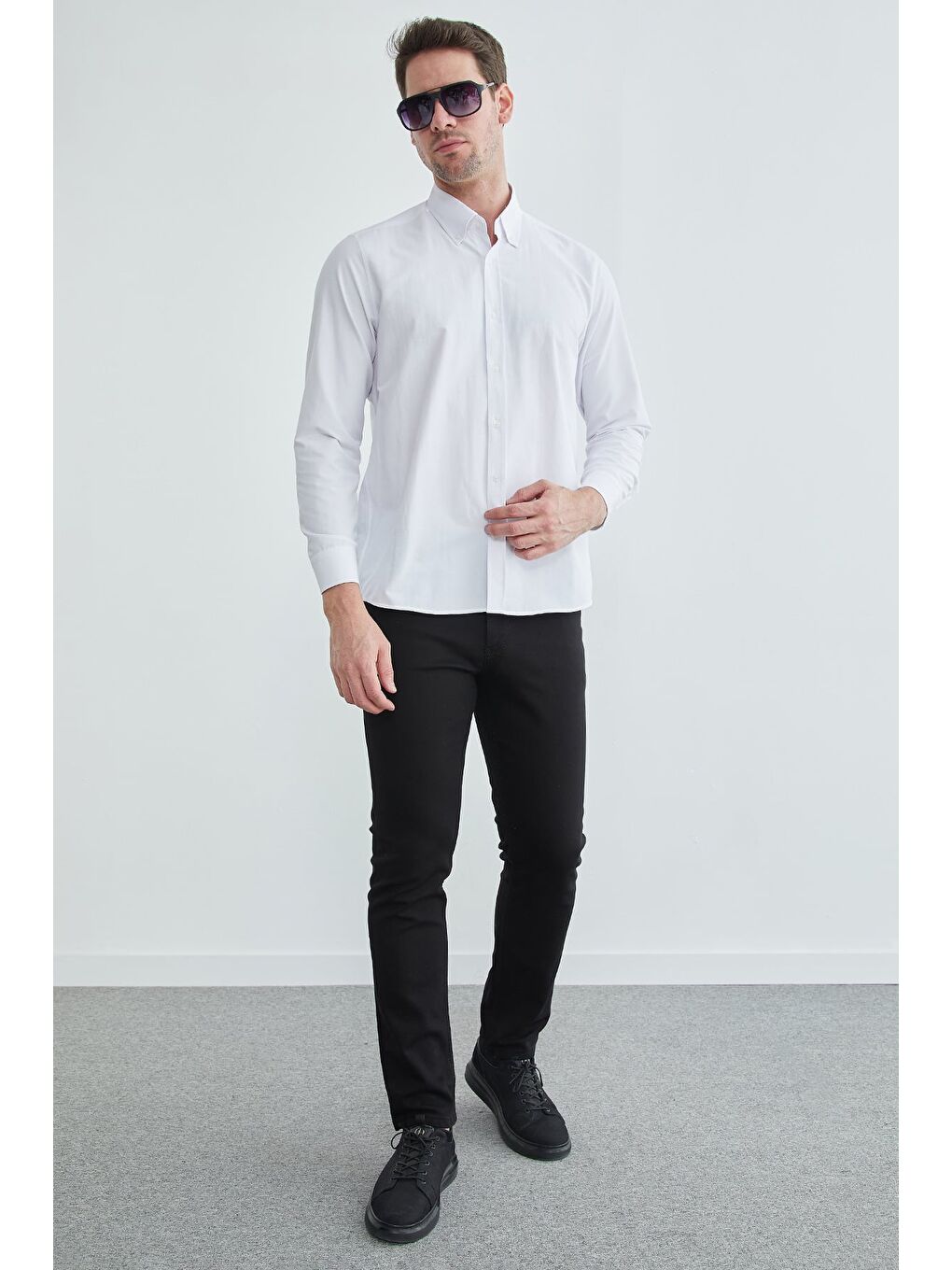 Beyaz Basic Düğmeli Uzun Kollu Gömlek-3