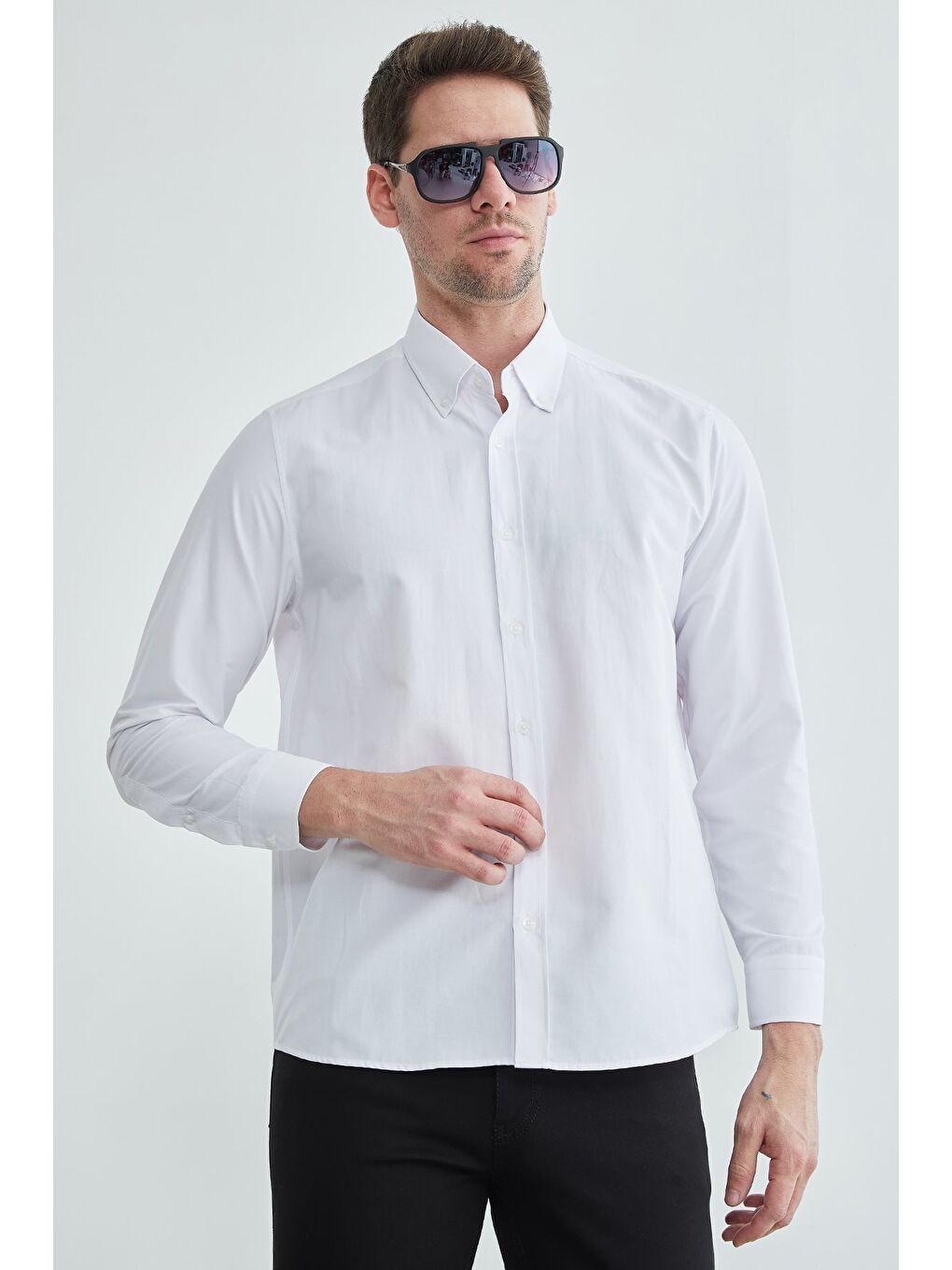 Beyaz Basic Düğmeli Uzun Kollu Gömlek-4