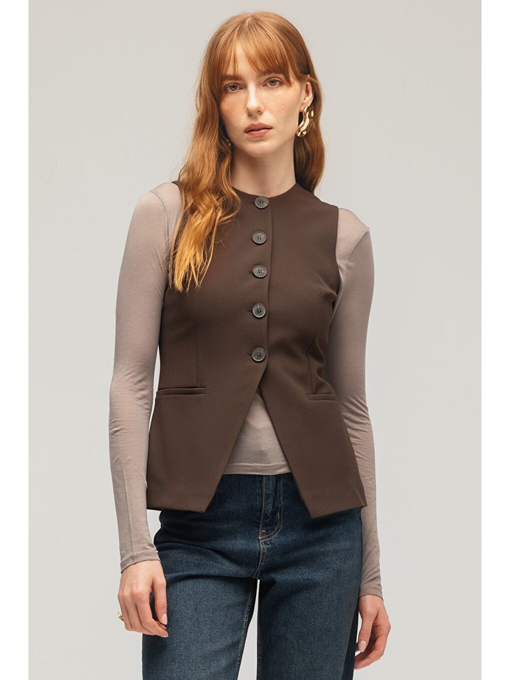 Kahverengi Kadın Modern Fit Düz Kesim Düğmeli Dokuma Yelek-3