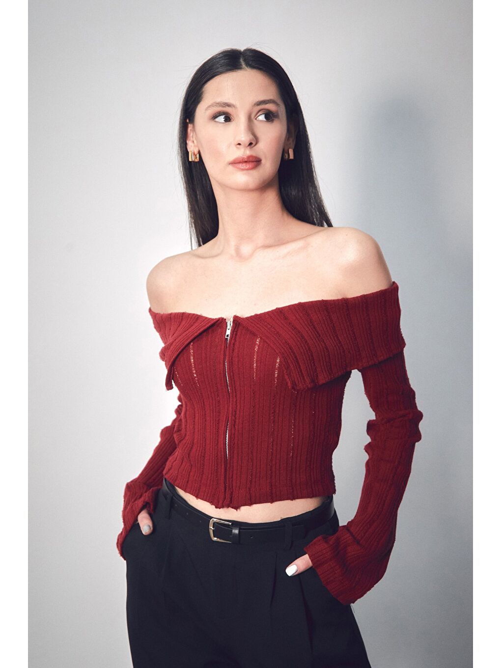 Bordo Madonna Yaka Fermuarlı Triko Bluz