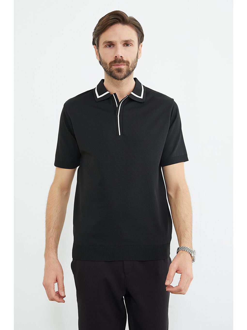 Siyah Çizgili Apaş Yaka Triko Tişört-1