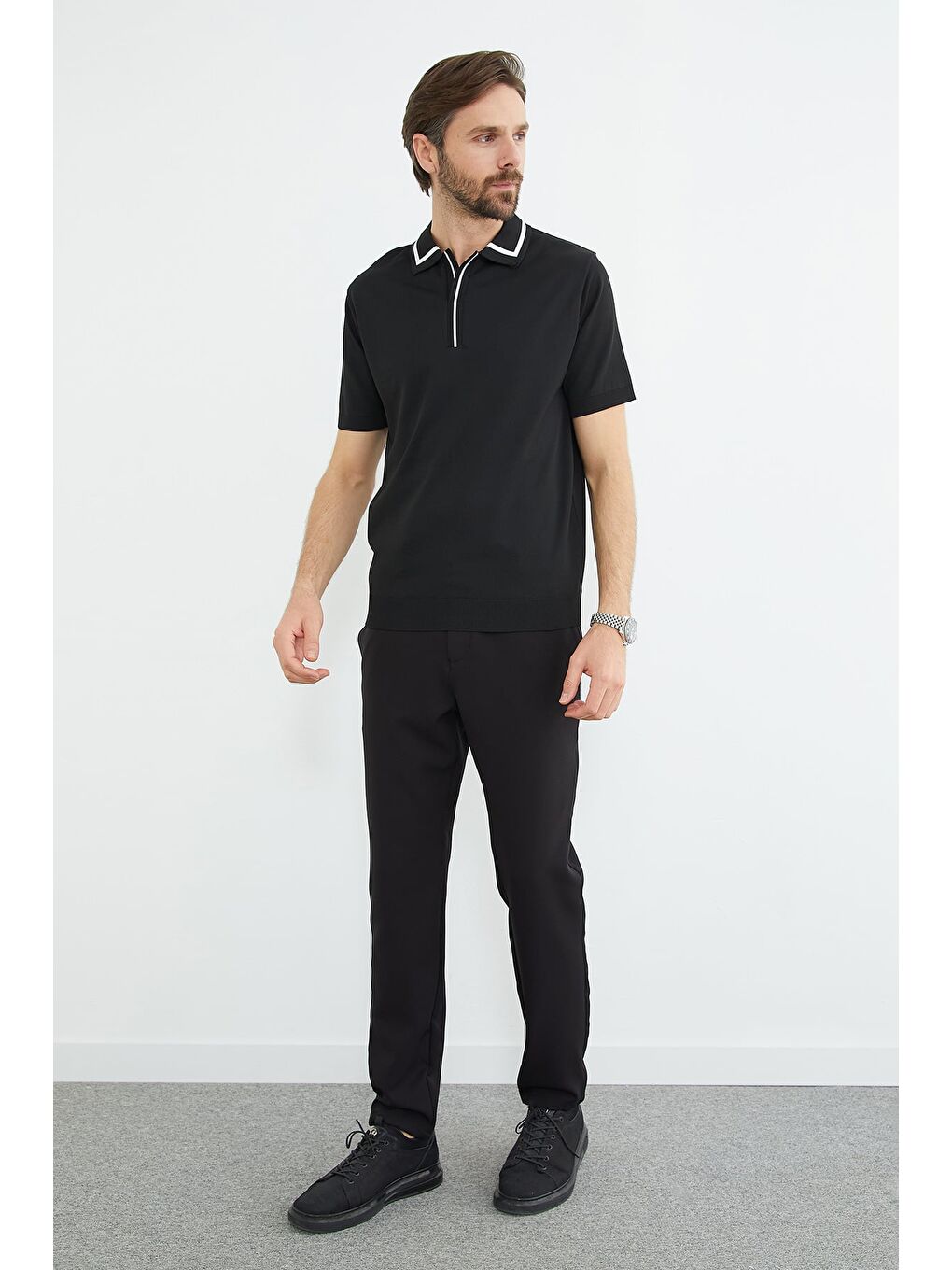 Siyah Çizgili Apaş Yaka Triko Tişört-3