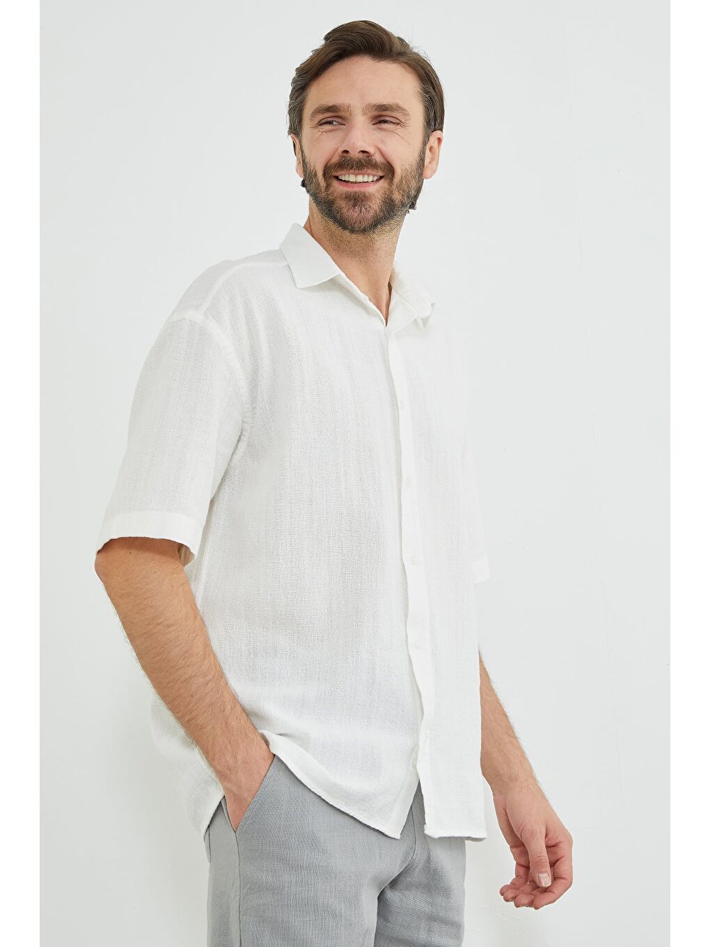 Beyaz Keten Görünümlü Kısa Kollu Gömlek-1