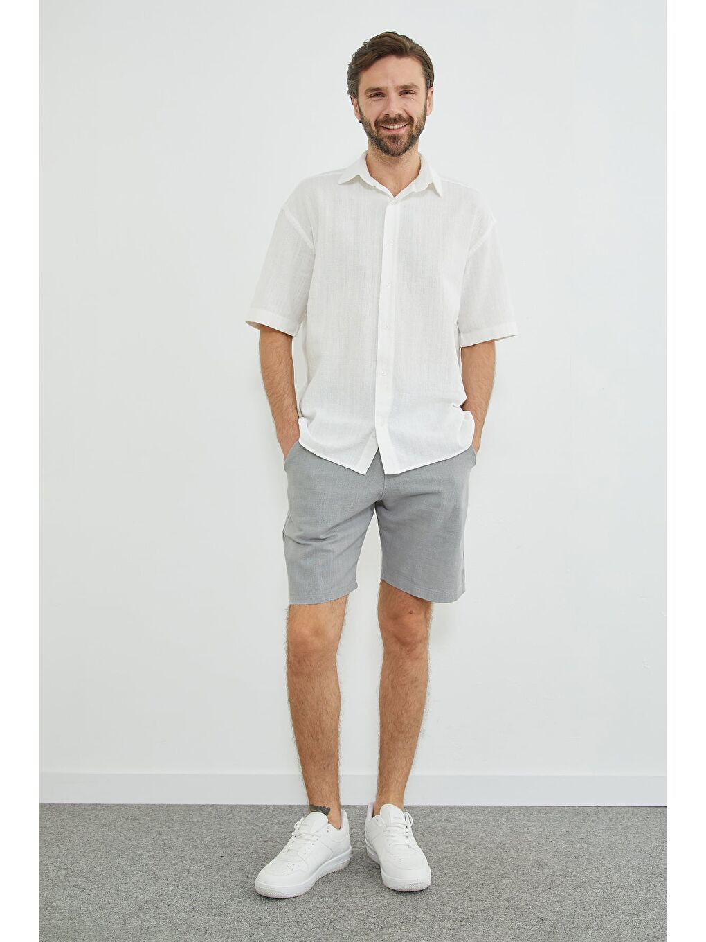 Beyaz Keten Görünümlü Kısa Kollu Gömlek-2