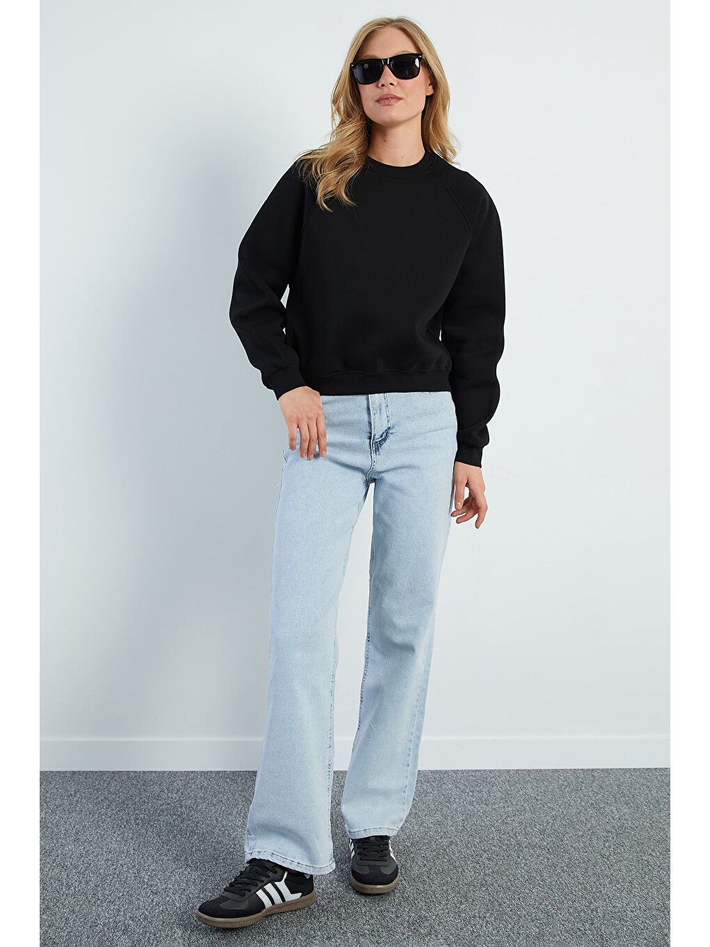 Siyah 3 İplik Basic Bisiklet Yaka Oversize Sweatshirt-1