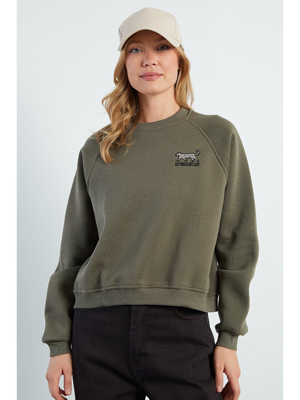 Haki 3 İplik Leopar Nakışlı Reglan Kol Oversize Sweatshirt-1