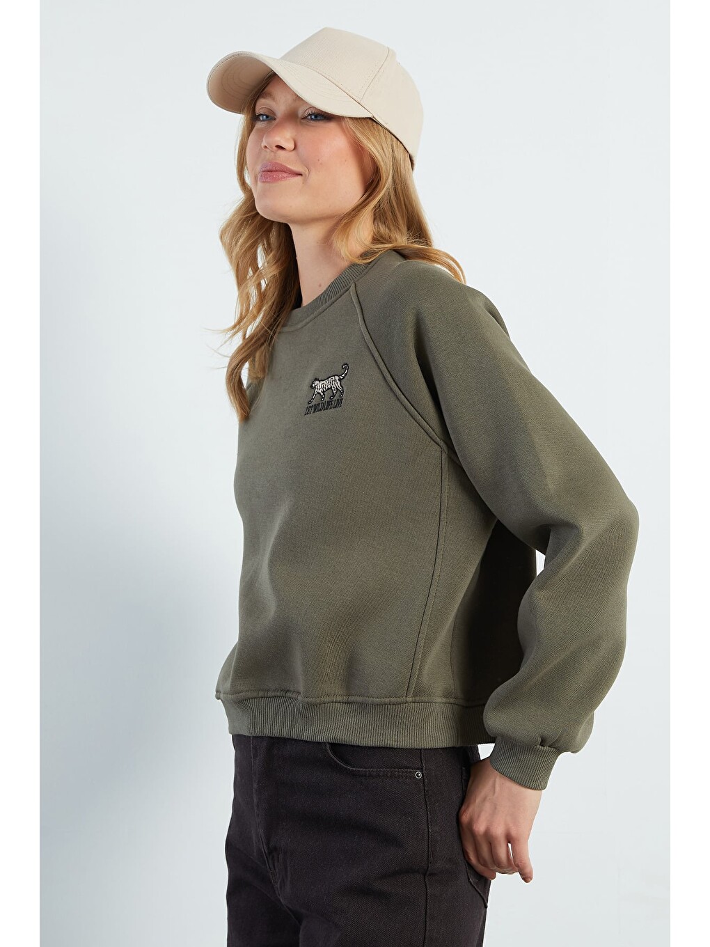 Haki 3 İplik Leopar Nakışlı Reglan Kol Oversize Sweatshirt-2