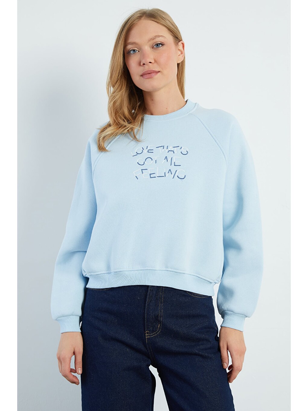 Mavi 3 İplik Yazı Nakışlı Reglan Kol Oversize Sweatshirt-1
