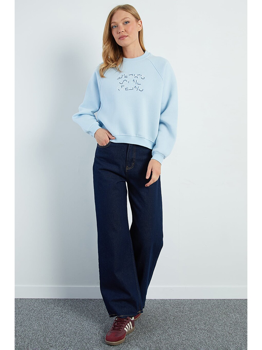 Mavi 3 İplik Yazı Nakışlı Reglan Kol Oversize Sweatshirt-2