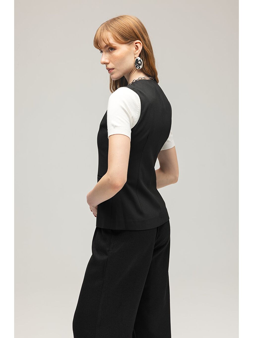 Siyah Kadın Modern Fit Düz Kesim Düğmeli Dokuma Yelek-4