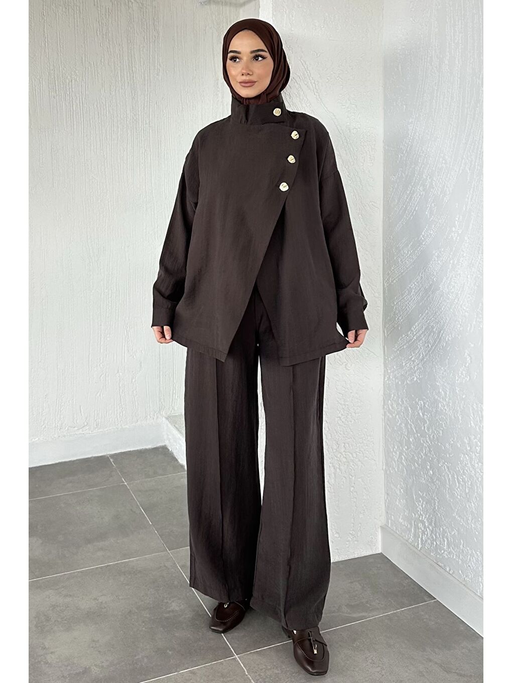 Kahverengi Düğme Detaylı Kuşaklı Tunik Pantolon Tesettür İkili Takım-1