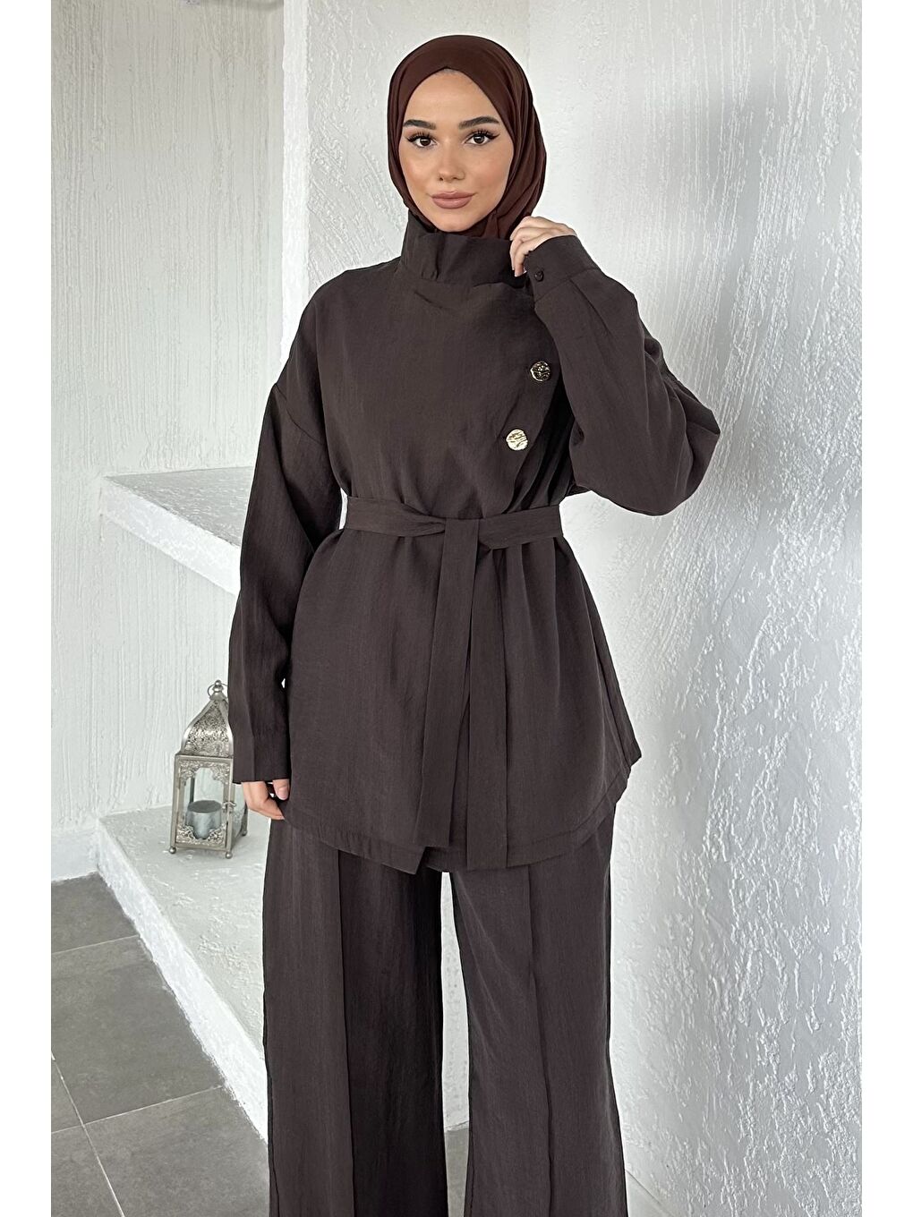 Kahverengi Düğme Detaylı Kuşaklı Tunik Pantolon Tesettür İkili Takım-3