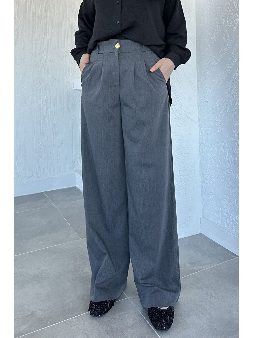 Antrasit Pileli Kemer Aksesuarlı Tesettür Kumaş Pantolon-1